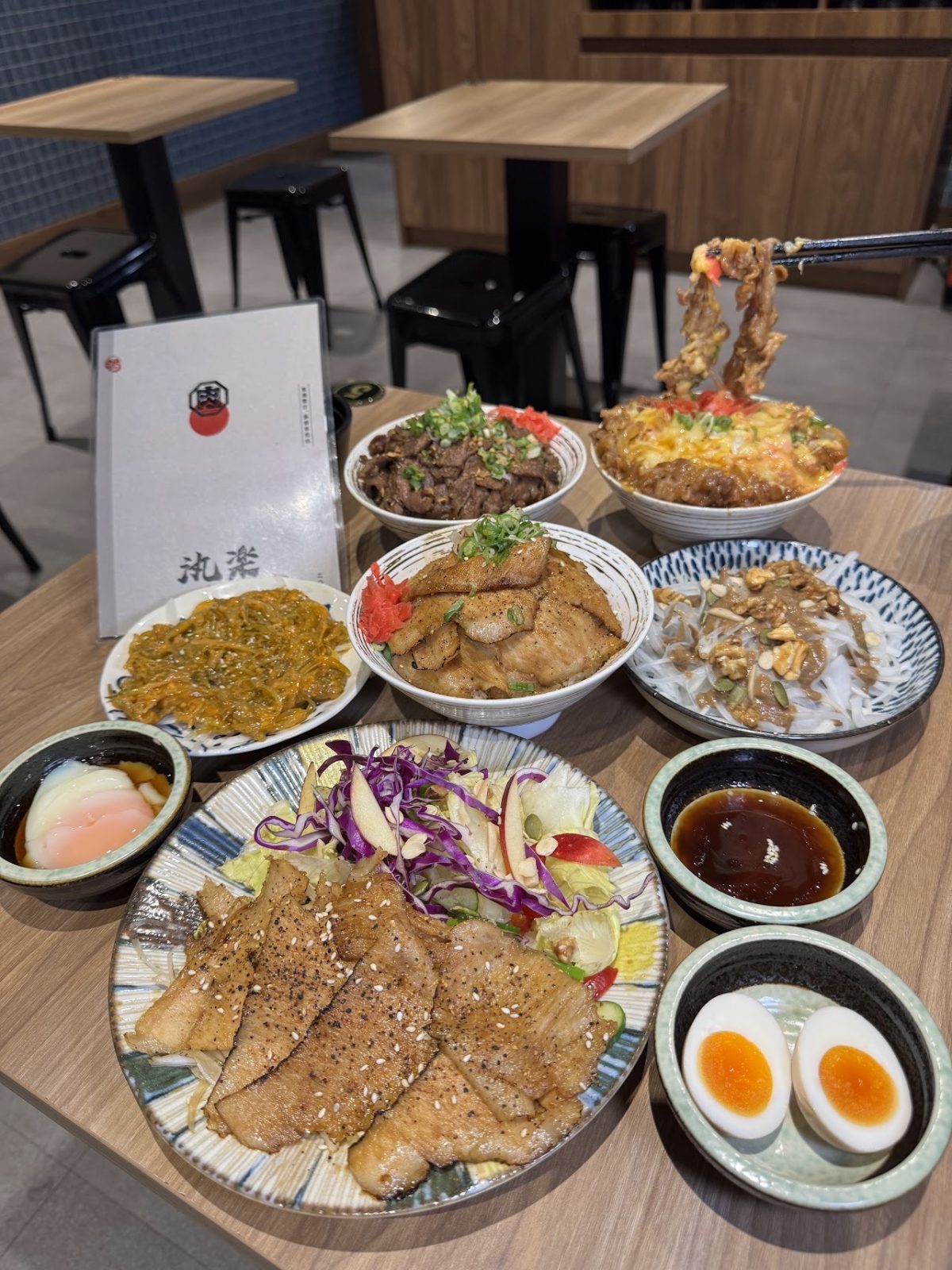 汍樂滿盛燒肉丼 豐原總店